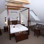 Bily Jednorozec 4* Třeboň
