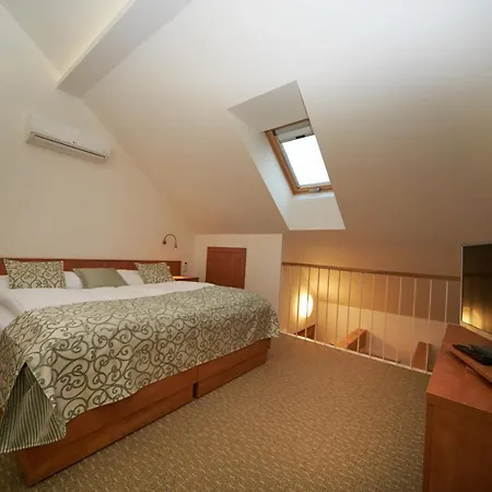 Bily Jednorozec Pensjonat 4*