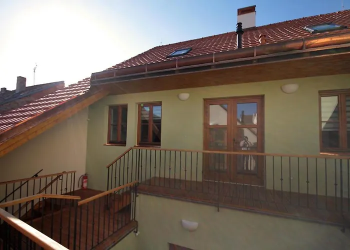 Bily Jednorozec 4*